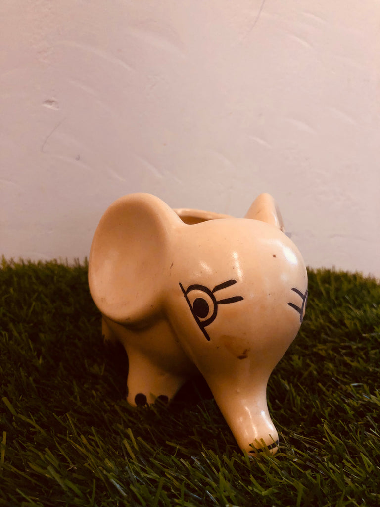 Baby elephant ceramic pot
