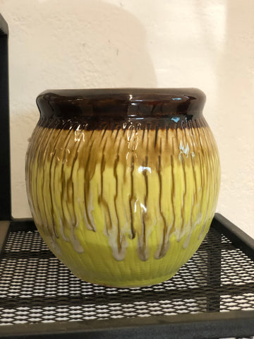 Ceramic pots